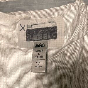 REI Girls' Light Gray rain coat